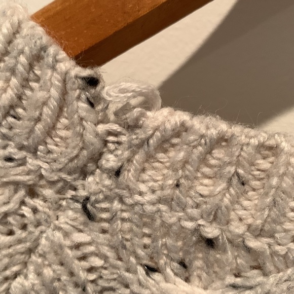 Canadiana sweater size small - Picture 4 of 6